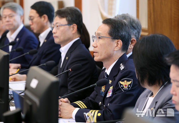[서울=뉴시스] 조성봉 기자 = 유재성 경찰청장 직무대행이 4일 청와대에서 열린 국무회의에서 발언하고 있다. 2026.08.04. suncho21@newsis.com