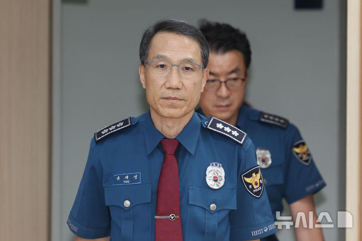 [서울=뉴시스] 권창회 기자 = 유재성 경찰청장 직무대행이 4일 오후 서울 서대문구 경찰청에서 열린 전국 경찰 지휘부 화상회의에 참석하고 있다. 2026.08.04. kch0523@newsis.com