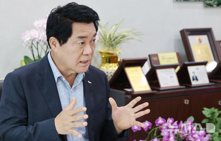 [서울=뉴시스] 박주성 기자 = 박준희 관악구청장이 4일 오후 서울 관악구청에서 뉴시스와 인터뷰를 하고 있다. 2026.08.04. park7691@newsis.com