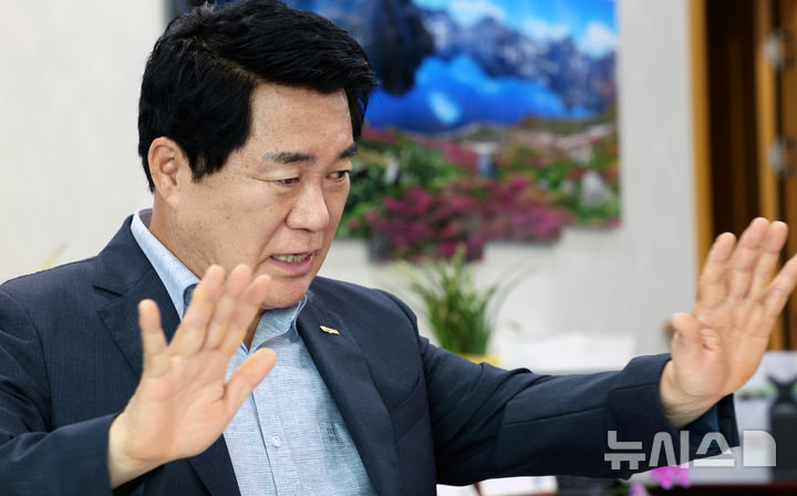 [서울=뉴시스] 박주성 기자 = 박준희 관악구청장이 4일 오후 서울 관악구청에서 뉴시스와 인터뷰를 하고 있다. 2026.08.04. park7691@newsis.com