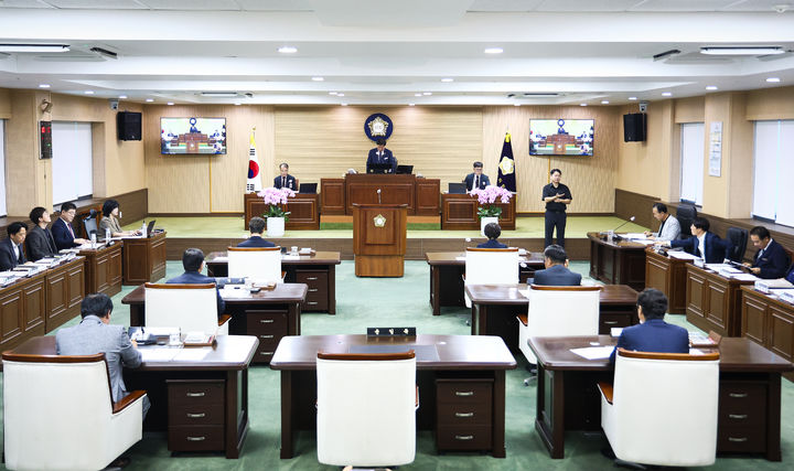 [청양=뉴시스] 청양군의회가 4일 제321회 임시회를 개회하고 있다. (사진= 청양군의회 제공) *재판매 및 DB 금지