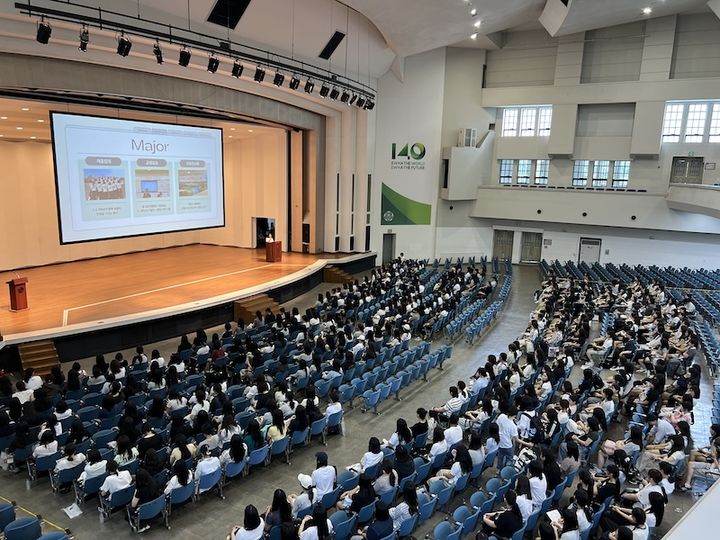 [서울=뉴시스] 이화여대가 7월 30일 고교-대학 연계 전공 탐색 프로그램 '하이이화(Hi-EWHA)'를 개최했다. (사진=이화여대 제공) 2026.08.05. photo@newsis.com *재판매 및 DB 금지