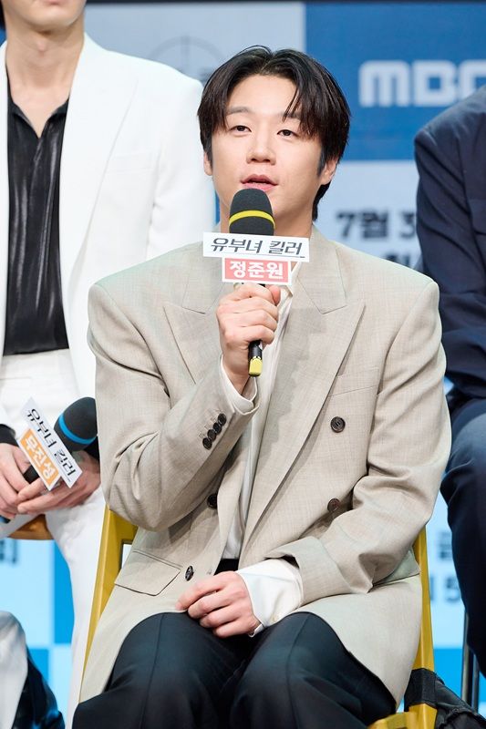 [서울=뉴시스] 배우 정준원이 30일 오후 서울 마포구 MBC 골든마우스홀에서 열린 새 금토드라마 '유부녀 킬러' 제작발표회에서 질의응답을 하고 있다. (사진=MBC 제공) 2026.07.30.photo@newsis.com *재판매 및 DB 금지