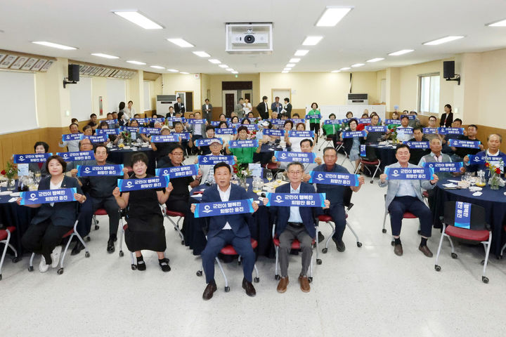인천 옹진군 북도면을 찾은 장정민 옹진군수. (사진=옹진군 제공) 2026.08.05. photo@newsis.com *재판매 및 DB 금지