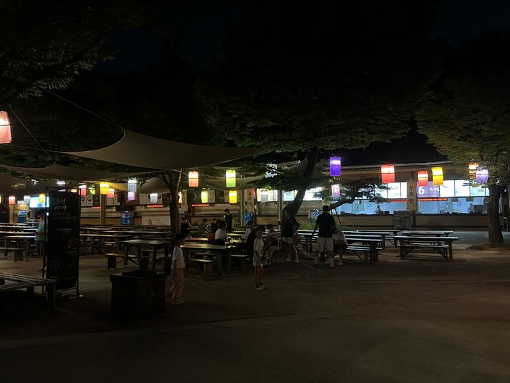 [용인=뉴시스] 김드보라 인턴기자 = 심야공포촌에 위치한 조선야장. 마치 조선시대 주막에 온 듯한 기분이 든다. *재판매 및 DB 금지