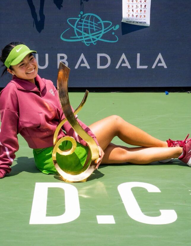 [서울=뉴시스] 필리핀의 21세 테니스 스타 알렉산드라 이알라는 미국 워싱턴 D.C.에서 열린 WTA 투어 무바달라 DC오픈 결승에서 세계 3위 제시카 페굴라를 상대로 세트스코어 2-1 역전승을 거뒀다. (사진=알렉산드라 이알라 인스타그램 @alex.eala)