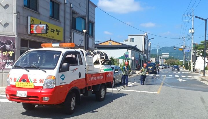 "폭염 끄러 왔어요" 제천시, 산불진화차까지 투입