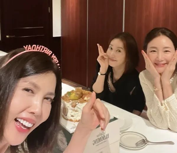 [서울=뉴시스] 방송인 백지연이 최지우, 유호정과 함께 생일을 보냈다. (사진 = 인스타그램 캡처) 2026.08.06. photo@newsis.com *재판매 및 DB 금지