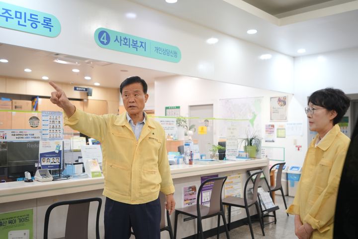 [서울=뉴시스] 성북구, 폭염 대응 무더위쉼터 4개소 야간 현장점검 실시. (사진=성북구 제공) 2026.08.06. photo@newsis.com *재판매 및 DB 금지