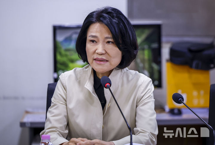 [서울=뉴시스] 정병혁 기자 = 이진숙 국민의힘 의원이 6일 서울 여의도 국회 의원회관에서 열린 세제개편안 평가 전문가 토론회에서 발언하고 있다. 2026.08.06. jhope@newsis.com