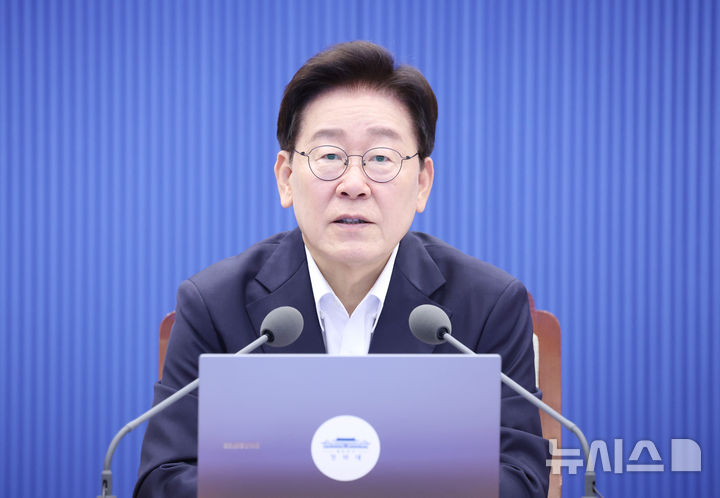 [서울=뉴시스] 조성봉 기자 = 이재명 대통령이 6일 청와대에서 열린 수석보좌관회의에서 발언하고 있다. 2026.08.06. suncho21@newsis.com