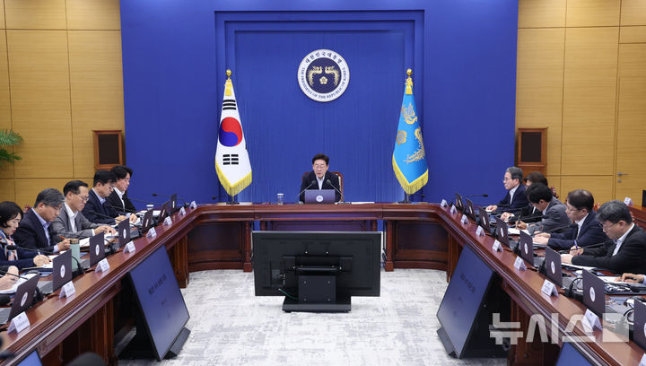 [서울=뉴시스] 조성봉 기자 = 이재명 대통령이 6일 청와대에서 열린 수석보좌관회의에서 발언하고 있다. 2026.08.06. suncho21@newsis.com
