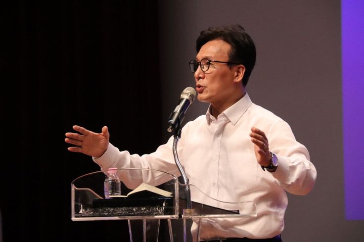 [서울=뉴시스] 정병혁 기자 = 김민석 더불어민주당 당대표 후보가 6일 전남광주 순천대학교에서 강연을 하고 있다. (사진=김민석 후보 제공) 2026.08.06. photo@newsis.com *재판매 및 DB 금지