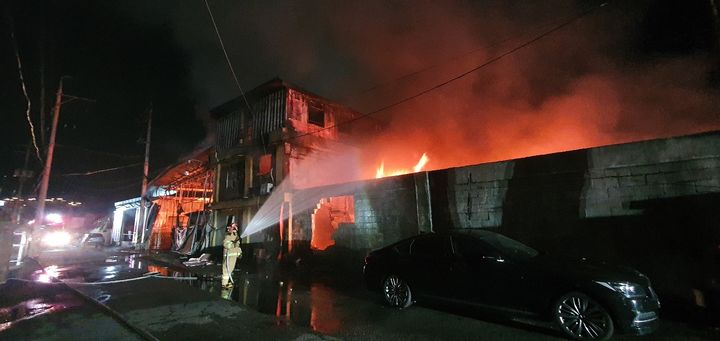 [양주=뉴시스] 화재 현장. (사진=경기북부소방재난본부 제공) 2026.08.07. photo@newsis.com *재판매 및 DB 금지