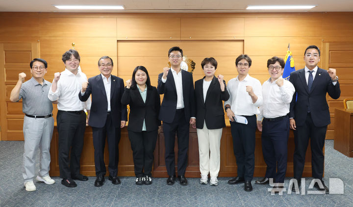 [전주=뉴시스]윤난슬 기자 = 전북 전주시의회는 제13대 의회 'AI·영화영상산업연구회' 구성을 마치고 본격적인 활동에 들어갔다고 7일 밝혔다.(사진=전주시의회 제공) photo@newsis.com
