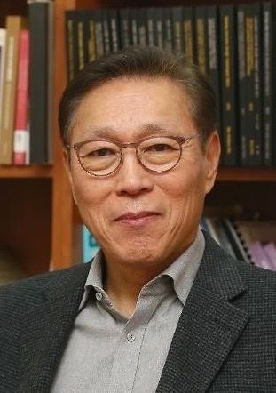 [서울=뉴시스]7일 대통령직속 규제합리화위원회 부위원장으로 임명된 김태유 서울대 공대 교수. (사진=청와대 제공) 2026.08.07. photo@newsis.com *재판매 및 DB 금지