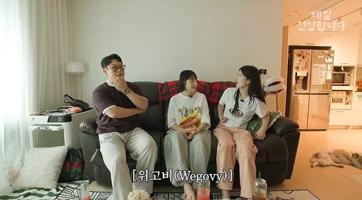 [서울=뉴시스] 침착맨의 동생으로 알려진 구독자 약 11만명을 보유한 유튜버 통닭천사가 지난 6일 '제일건강합니다' 유튜브 채널에 출연해 1년 넘게 위고비를 사용하며 약 20kg을 감량했다고 밝혔다. (사진=유튜브 '제일건강합니다' 캡처)