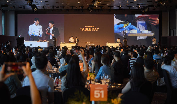 ‘테이블 데이’ 서울 행사에서 라이브 쿠킹쇼가 진행되고 있는 모습. (사진=SKT 제공) *재판매 및 DB 금지