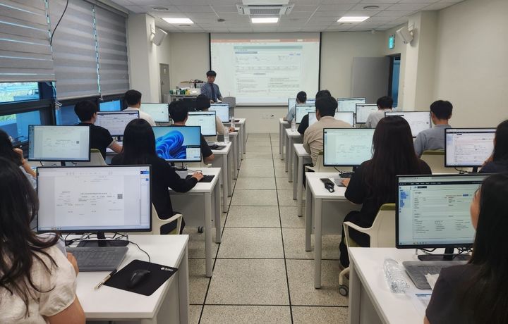 [산청=뉴시스] 경남 산청군 세외수입 담당자 실무교육. (사진=산청군 제공) 2026.08.10. photo@newsis.com *재판매 및 DB 금지