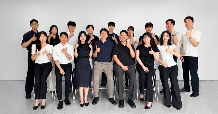 [서울=뉴시스] 박현규 서강대 교수(앞줄 가운데)와 연구진. (사진=서강대 제공) 2026.08.10. photo@newsis.com *재판매 및 DB 금지