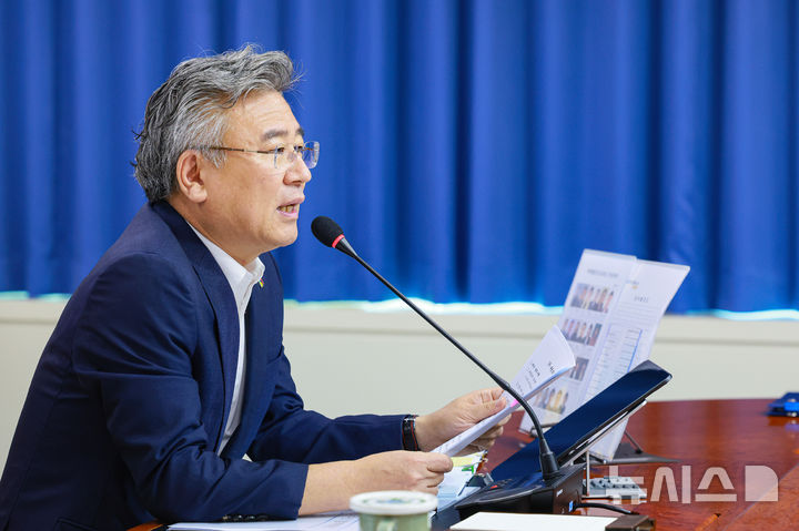 [전주=뉴시스]윤난슬 기자 = 천호성 전북특별자치도교육감은 10일 수업 연구와 공개에 적극적인 교사를 발굴해 우대하는 시스템을 마련하라고 주문했다. (사진=전북교육청 제공) photo@newsis.com 