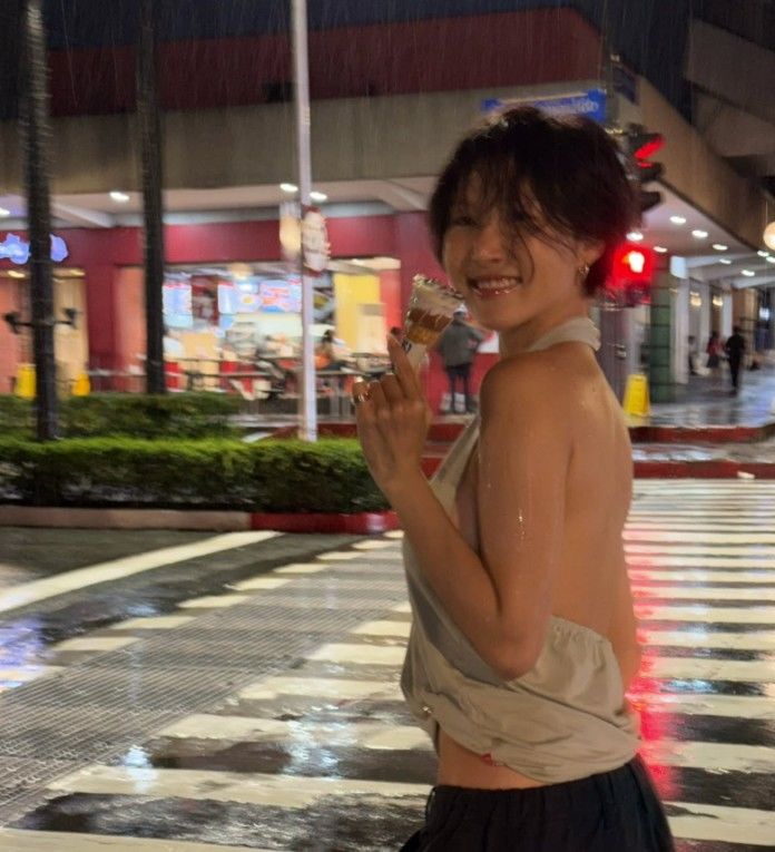 [서울=뉴시스] 화사 (사진= 화사 SNS 캡처 ) 2026.08.10. photo@newsis.com *재판매 및 DB 금지