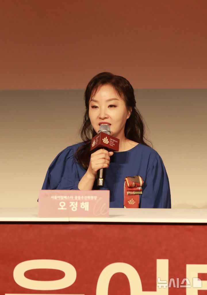 [서울=뉴시스]10일 서울 성북구 서울연극창작센터에서 열린 '2026 서울어텀페스타' 기자간담회에서 오정해 국악인 겸 배우가 서울어텀페스타를 소개하고 있다. (사진=서울문화재단 제공)