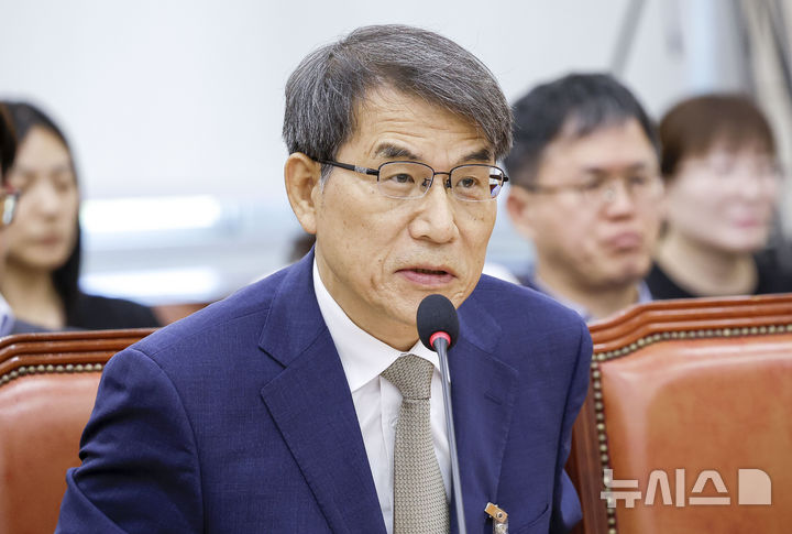 [서울=뉴시스] 정병혁 기자 = 6·3지방선거와 중앙선거관리위원회의 각종 의혹을 수사하는 선관위 특검(특별검사 이태한)이 노태악 전 중앙선거관리위원장에 대해 출국금지 조치를 내렸다. 2026.08.10. jhope@newsis.com