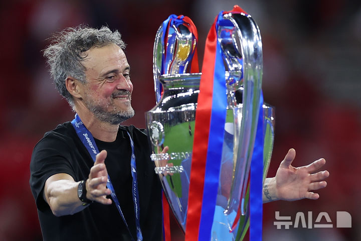 [부다페스트=AP/뉴시스]루이스 엔리케 PSG 감독. 2026. 05.30.