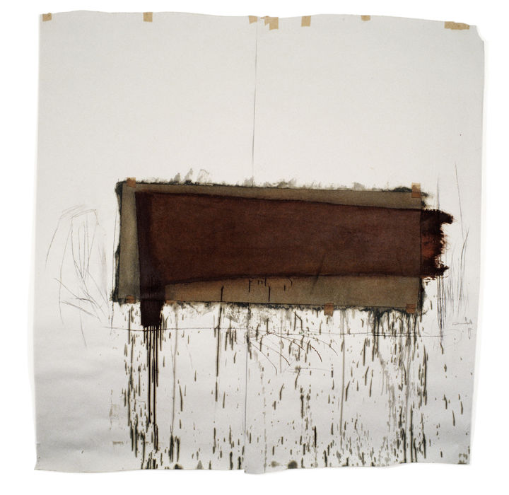 외로운 긍지-깃발, 1986, 210 x 197cm, 종이위에 목탄, 유채, 종이테이프 *재판매 및 DB 금지