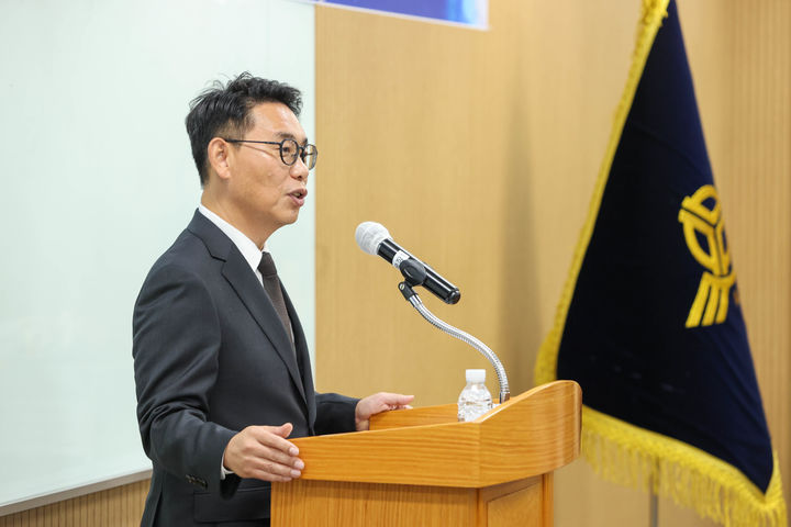 11일 이종성 KCU NPL 대부 신임 대표이사가 취임사를 하고 있다. (사진=신협 제공) *재판매 및 DB 금지