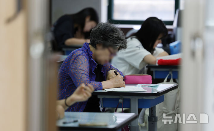 충북 2회 초중고졸 검정고시 합격률 82.5%…최고령 79세