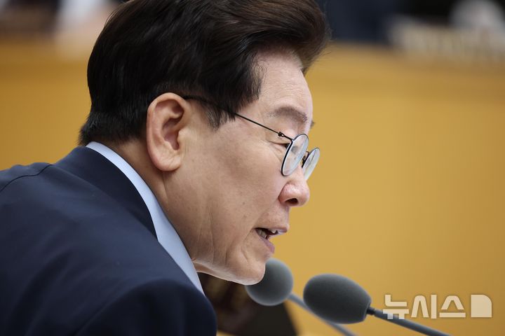 [세종=뉴시스] 조성봉 기자 = 이재명 대통령이 11일 정부세종청사에서 열린 국무회의에서 발언하고 있다. (청와대통신사진기자단) 2026.08.11. suncho21@newsis.com