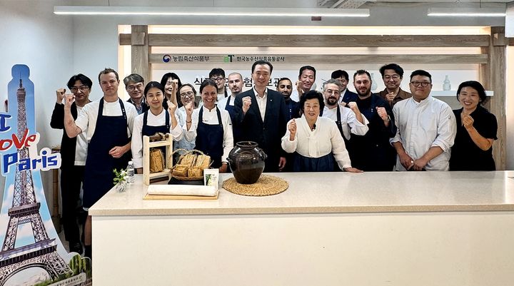 K-푸드 메뉴 개발을 위해 한국 산지 찾은 프랑스 셰프들. (사진=aT 제공) photo@newsis.com *재판매 및 DB 금지