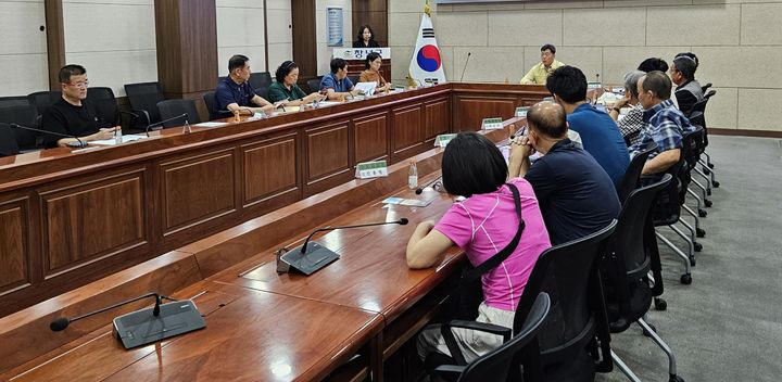 [창녕=뉴시스] 폭염·가뭄 대응 수도검침원 직무교육을 진행하고 있다. (사진=창녕군 제공) 2026.08.12. photo@newsis.com *재판매 및 DB 금지