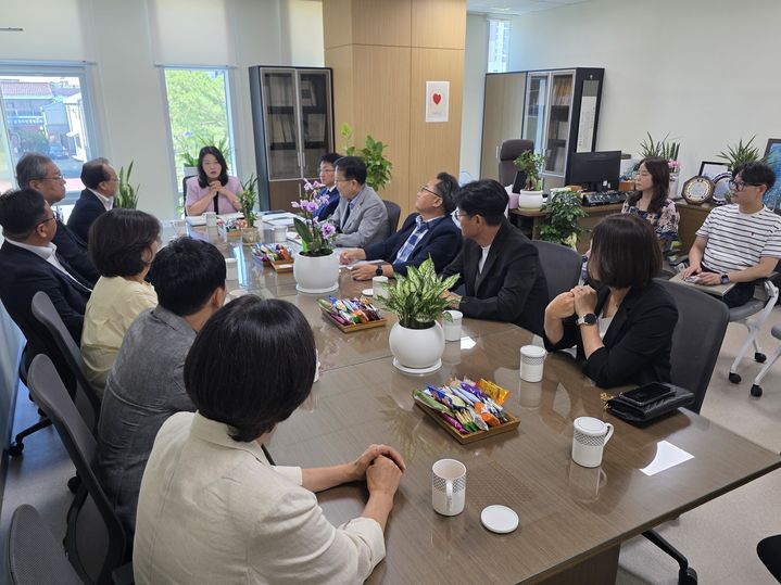 [청주=뉴시스] 충북도의회 교육위원회 유관 단체 간담회. (사진=충북도의회 제공) 2026.08.12. photo@newsis.com&nbsp; *재판매 및 DB 금지