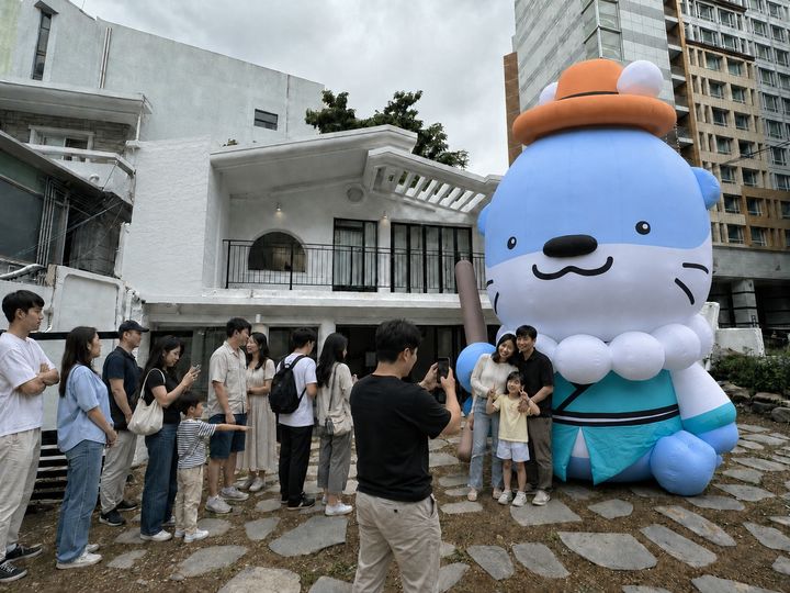 [진주=뉴시스]진주문화관광재단, 부산에서 팝업스토어 개최.(사진=진주문화관광재단 제공).2026.08.12.photo@newsis.com *재판매 및 DB 금지