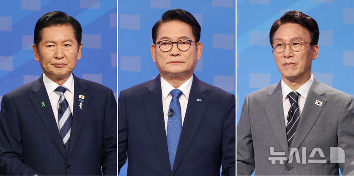 [서울=뉴시스] 국회사진기자단 = 정청래(왼쪽부터)·송영길·김민석 더불어민주당 당대표 후보가 12일 서울 양천구 목동 SBS에서 열린 당대표 후보자 토론회를 준비하고 있다. 2026.08.12. photo@newsis.com
