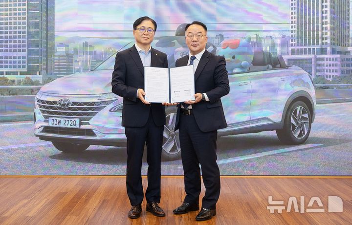 [완주=뉴시스]윤난슬 기자 = 현대자동차 전북본부는 전북은행과 손잡고 자동차 구매 때 특별 할인 혜택을 제공하는 '현대자동차 & JB특판적금'을 출시한다고 13일 밝혔다. (사진=현대차 전주공장 제공) photo@newsis.com 