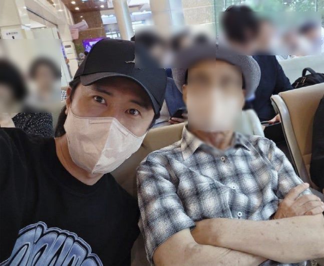 [서울=뉴시스] 가수 신성이 아버지의 위암 4기 투병 사실을 밝혔다. (사진=인스타그램) 2026.08.13. photo@newsis.com *재판매 및 DB 금지