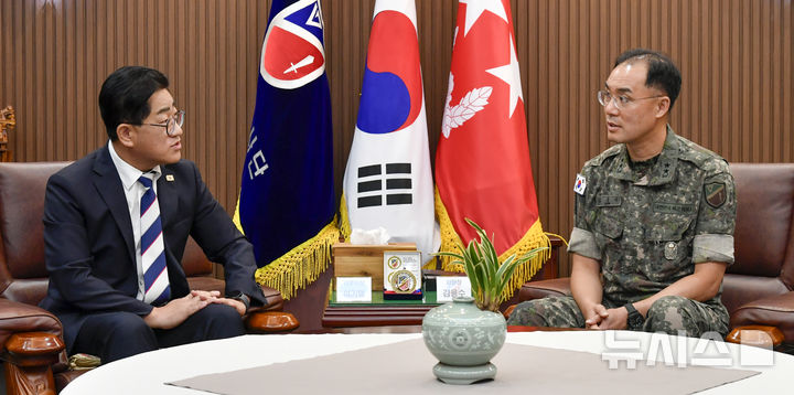 군부대 찾은 김포시장, 안보 태세 점검…군·관 협력 강화