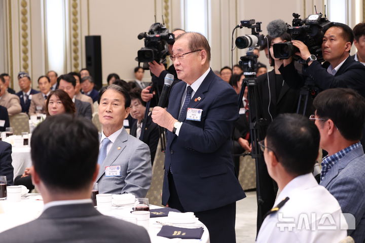 [서울=뉴시스] 조성봉 기자 = 이종찬 광복회장이 13일 청와대 영빈관에서 열린 국가유공자 및 보훈 가족 초청 오찬 행사에서 발언하고 있다. 2026.08.13. suncho21@newsis.com