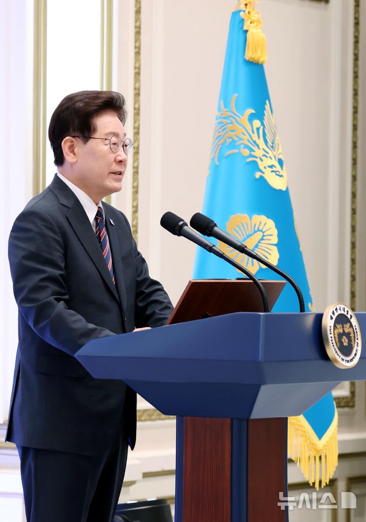 [서울=뉴시스] 조성봉 기자 = 이재명 대통령이 13일 청와대 영빈관에서 열린 국가유공자 및 보훈 가족 초청 오찬 행사에서 발언하고 있다. 2026.08.13. suncho21@newsis.com