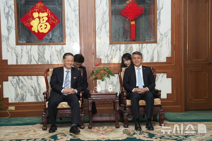 [베이징=뉴시스] 주북한 중국대사관과 북한 외무성이 13일 중국대사관에서 개최한 우호교류 행사에 왕야쥔 주북 대사와 김명수 북한 외무성 부상 등이 참석했다고 주북 중국대사관이 소셜미디어(SNS) 위챗 계정을 통해 밝혔다.(사진=주북한 중국대사관 위챗 갈무리) 2026.08.14 photo@newsis.com