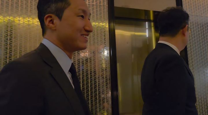 [서울=뉴시스] 정기선 HD현대 회장이 14일 서울의 특급호텔에 도착한 모습. (사진=박현준 기자) 2026.08.14 photo@newsis.com *재판매 및 DB 금지 *재판매 및 DB 금지