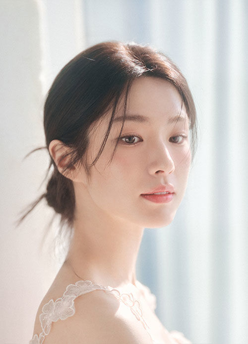 [서울=뉴시스] 하영. (사진 = 비스터스 엔터테인먼트 제공) 2026.08.14. photo@newsis.com *재판매 및 DB 금지