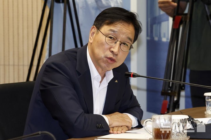 [서울=뉴시스] 김혜진 기자 = 위성곤 제주도지사가 14일 서울 종로구 대한민국시도지사협의회에서 열린 제61차 총회에서 인사말을 하고 있다. 2026.08.14. jini@newsis.com