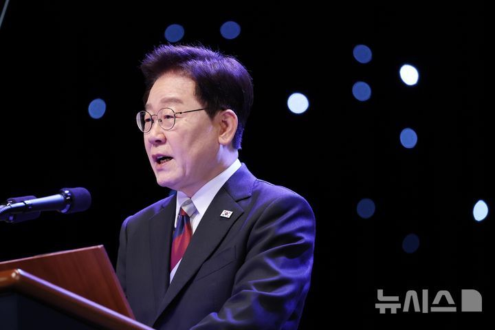 이 대통령 "전쟁 끝내기 위한 당사자들 논의 시작하자…북핵 고도화 멈출 실효적 방안 논의"