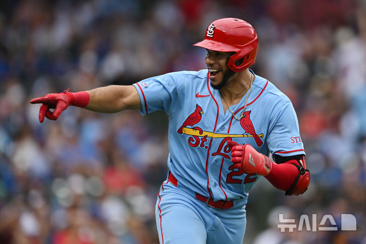[시카고=AP/뉴시스] 메이저리그(MLB) 데뷔전에서 3개의 홈런을 터트린 세인트루이스 카디널스 조슈아 바에스. 2026.08.16.