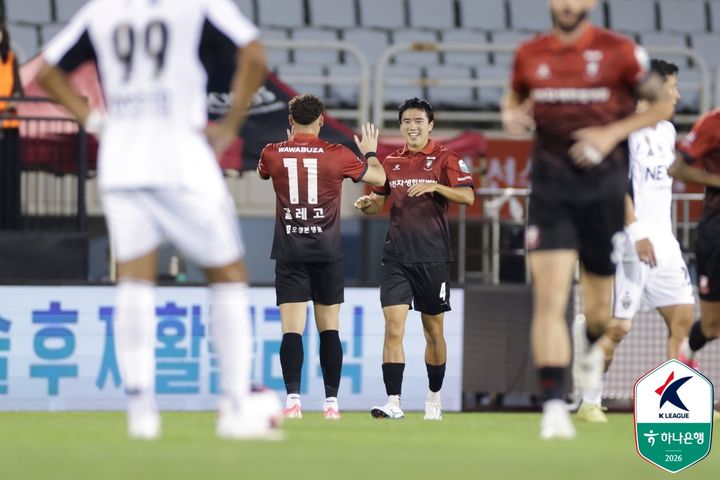 [서울=뉴시스] 프로축구 K리그1 부천FC1995의 성예건. (사진=한국프로축구연맹 제공) 2026.08.16. photo@newsis.com *재판매 및 DB 금지